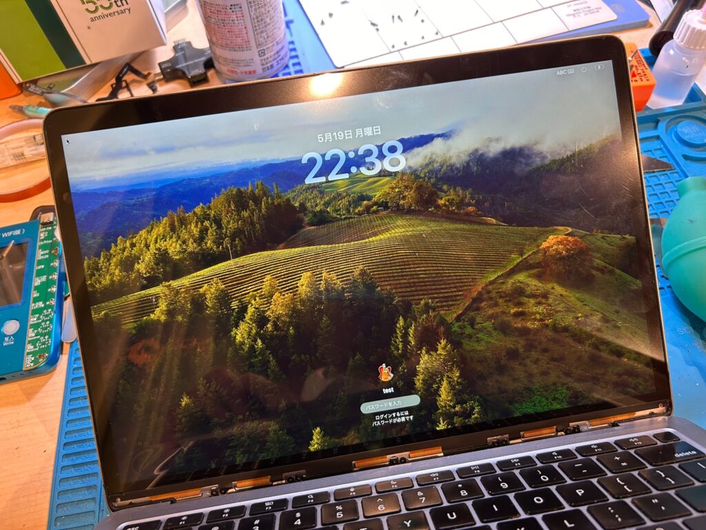 iPhone、Android、MacBook、ノートパソコン、Switchの修理、スマホ修理屋KoKoは岐阜のスマホ・PC修理専門店。
