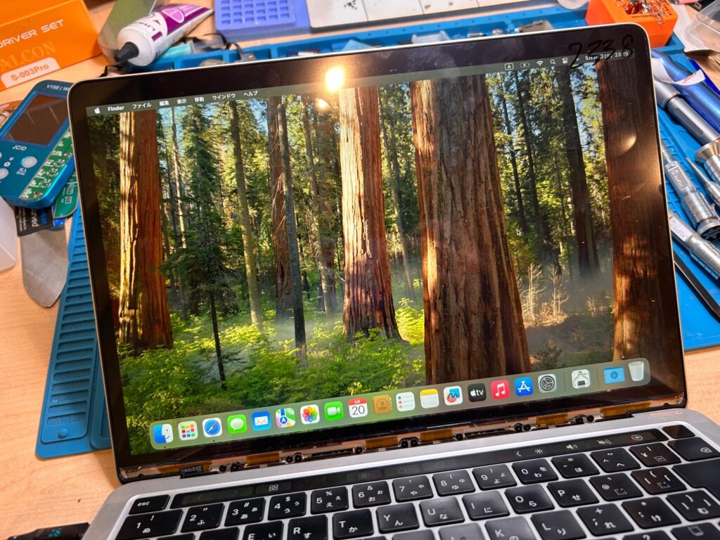 iPhone、Android、MacBook、ノートパソコン、Switchの修理、スマホ修理屋KoKoは岐阜のスマホ・PC修理専門店。