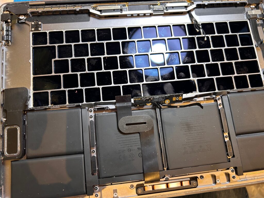 iPhone、Android、MacBook、ノートパソコン、Switchの修理、スマホ修理屋KoKoは岐阜のスマホ・PC修理専門店。
