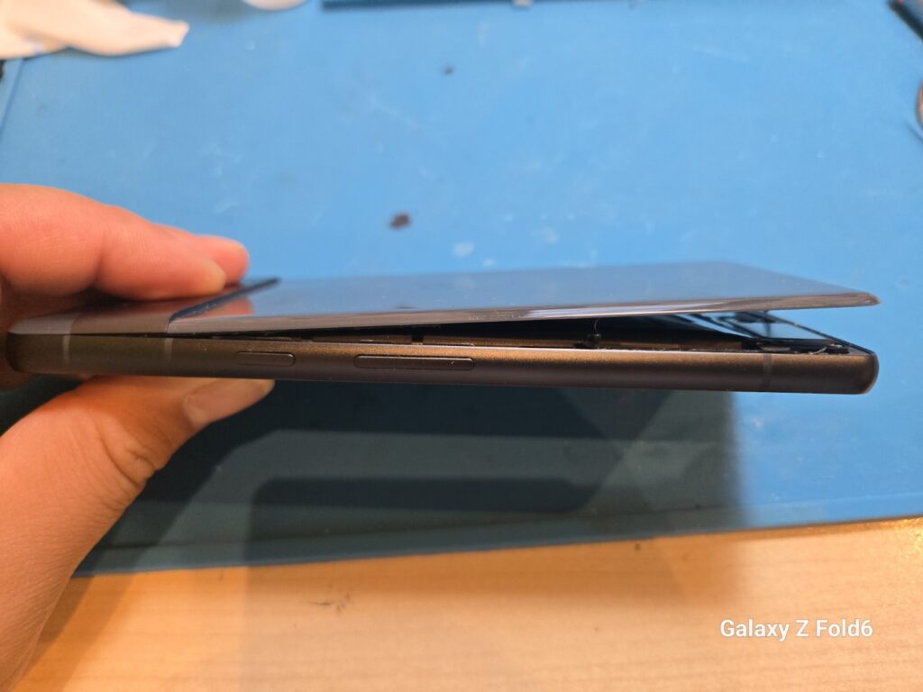 iPhone、Android、MacBook、ノートパソコン、Switchの修理、スマホ修理屋KoKoは岐阜のスマホ・PC修理専門店。
