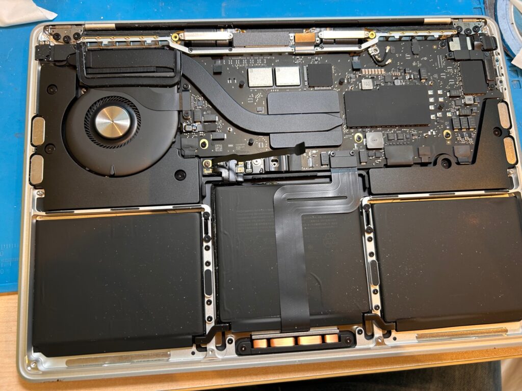 iPhone、Android、MacBook、ノートパソコン、Switchの修理、スマホ修理屋KoKoは岐阜のスマホ・PC修理専門店。
