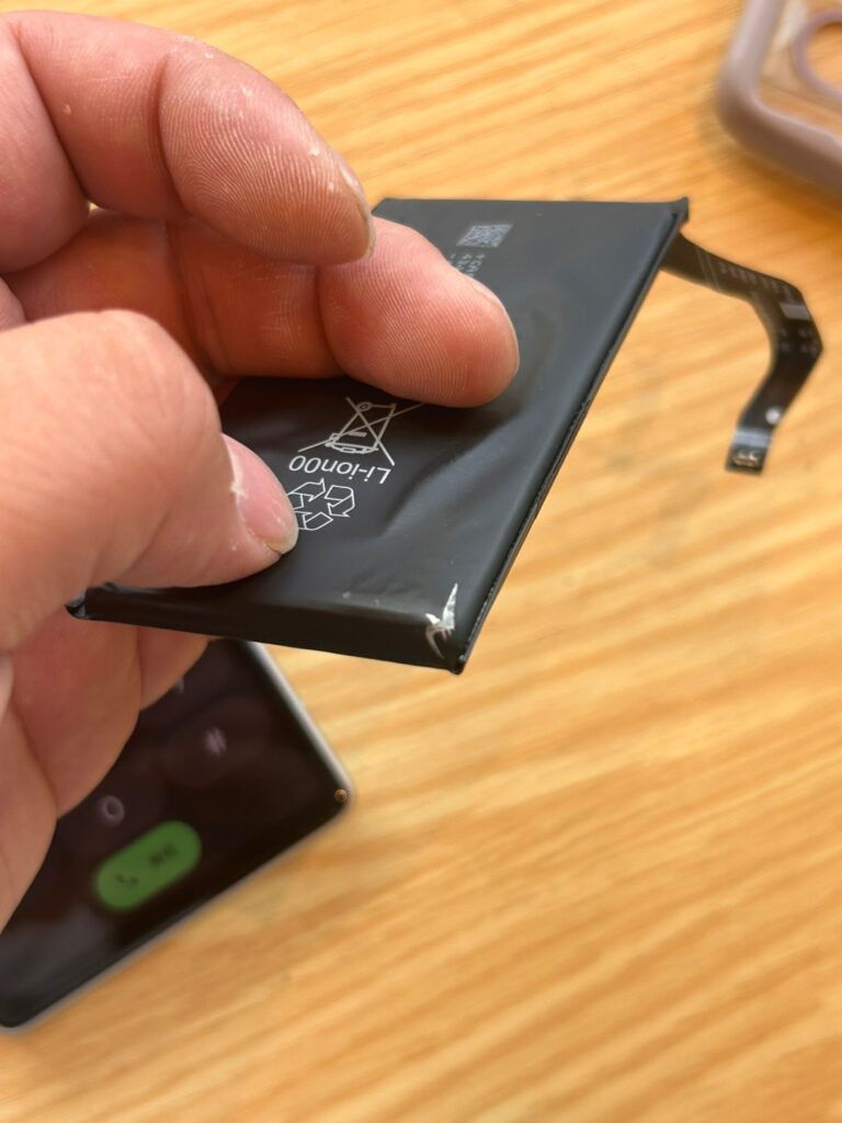 iPhone、Android、MacBook、ノートパソコン、Switchの修理、スマホ修理屋KoKoは岐阜のスマホ・PC修理専門店。
