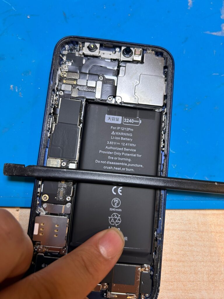 iPhone、Android、MacBook、ノートパソコン、Switchの修理、スマホ修理屋KoKoは岐阜のスマホ・PC修理専門店。
