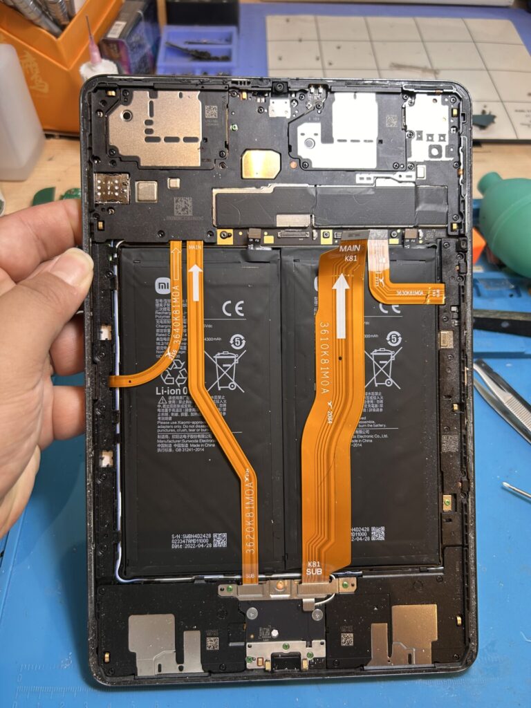 iPhone、Android、MacBook、ノートパソコン、Switchの修理、スマホ修理屋KoKoは岐阜のスマホ・PC修理専門店。