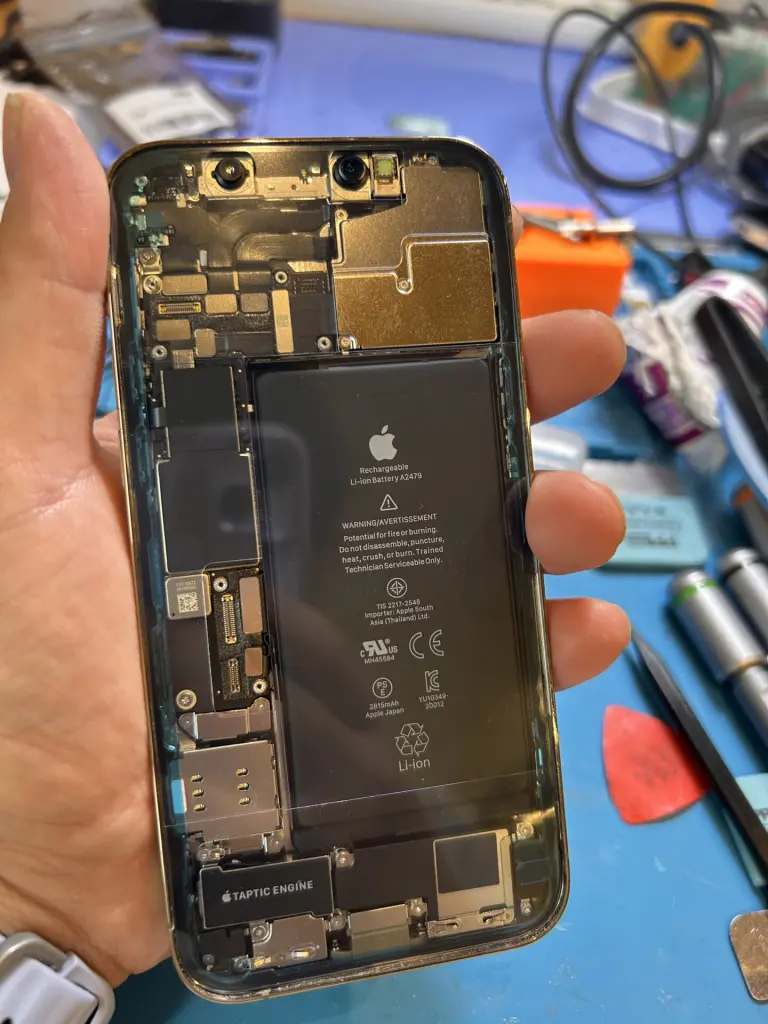 本日の修理）iPhone 12 Pro非純正バッテリーから純正バッテリーに交換