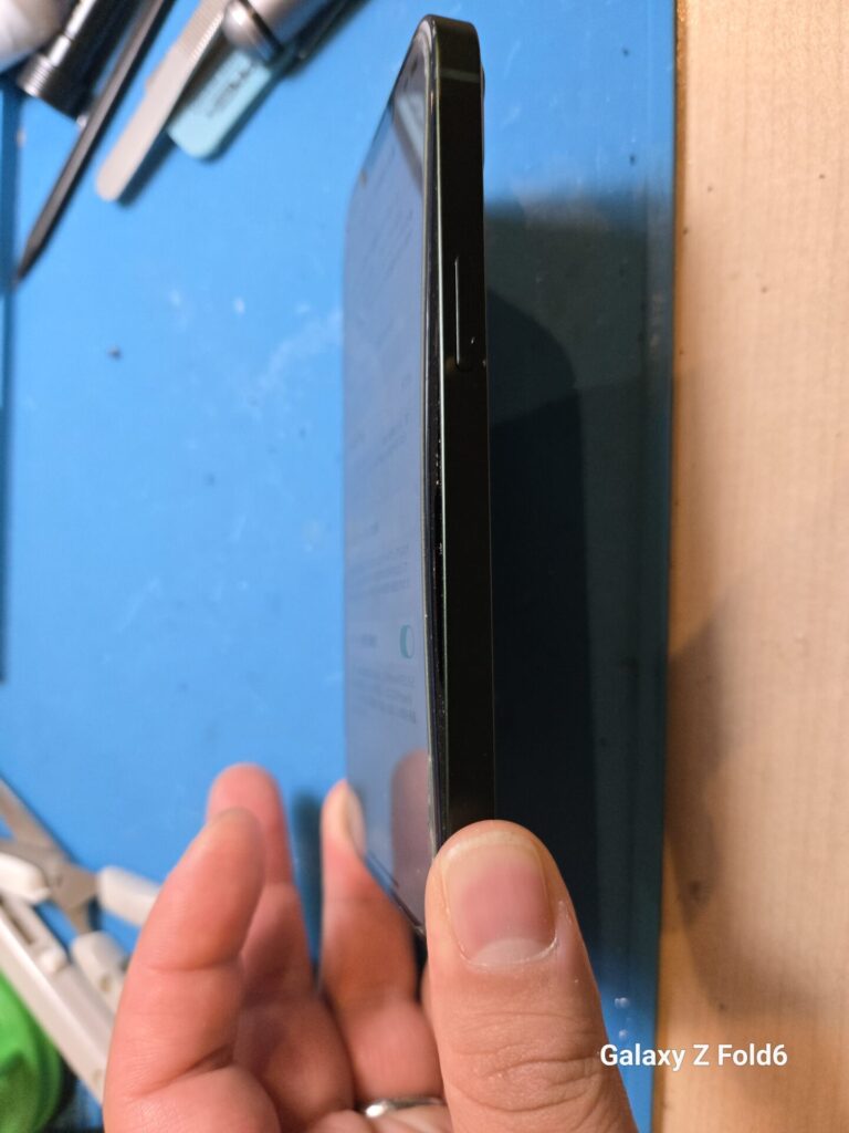 iPhone、Android、MacBook、ノートパソコン、Switchの修理、スマホ修理屋KoKoは岐阜のスマホ・PC修理専門店。