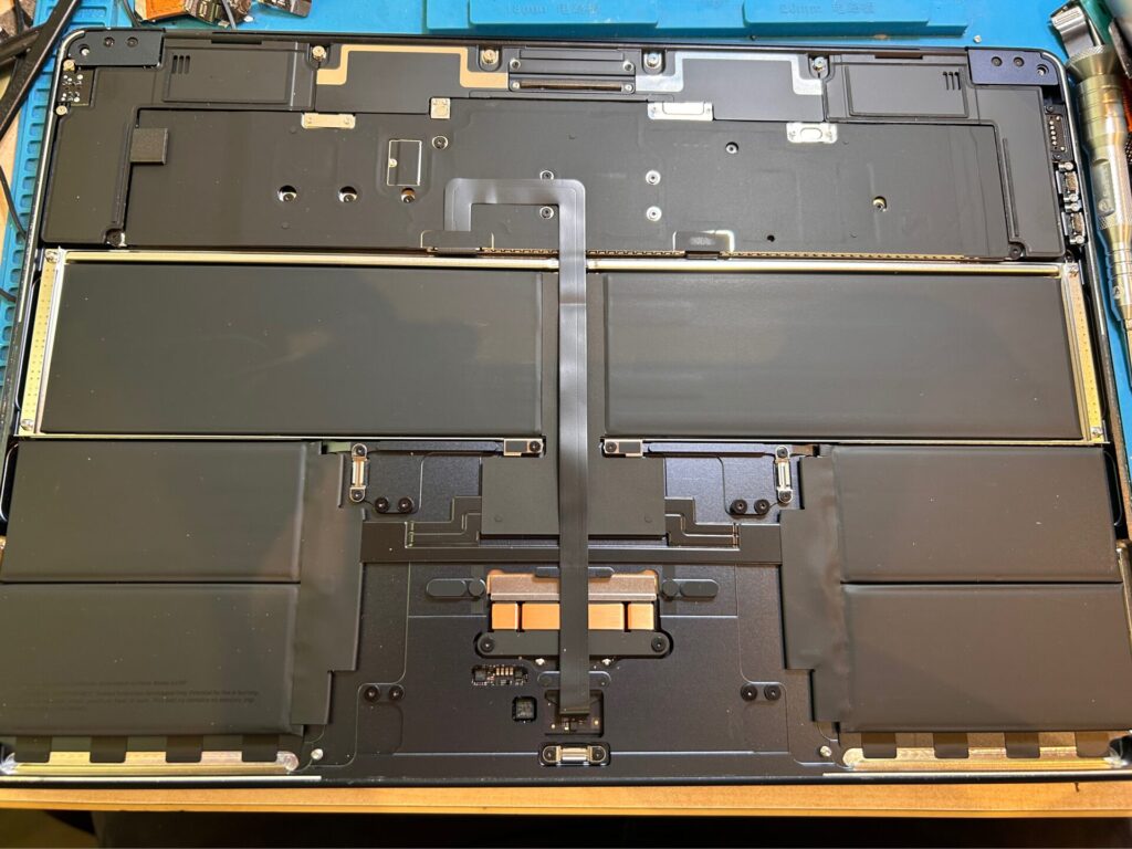 iPhone、Android、MacBook、ノートパソコン、Switchの修理、スマホ修理屋KoKoは岐阜のスマホ・PC修理専門店。