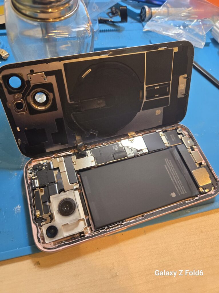 iPhone、Android、MacBook、ノートパソコン、Switchの修理、スマホ修理屋KoKoは岐阜のスマホ・PC修理専門店。