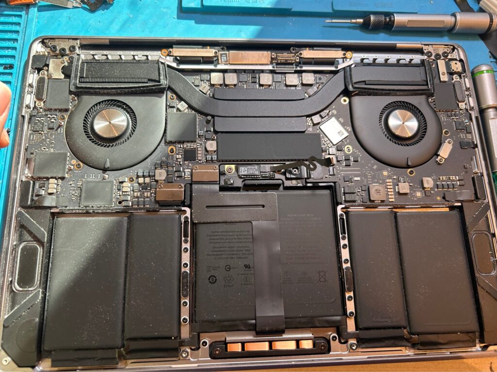 iPhone、Android、MacBook、ノートパソコン、Switchの修理、スマホ修理屋KoKoは岐阜のスマホ・PC修理専門店。
