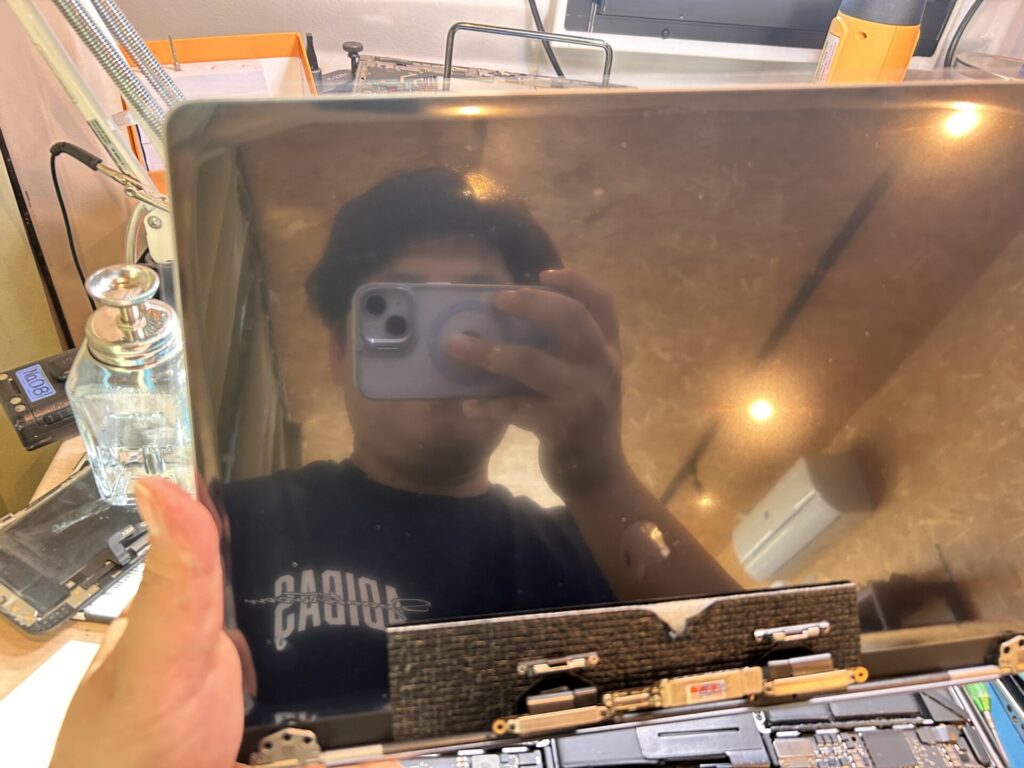 iPhone、Android、MacBook、ノートパソコン、Switchの修理、スマホ修理屋KoKoは岐阜のスマホ・PC修理専門店。
