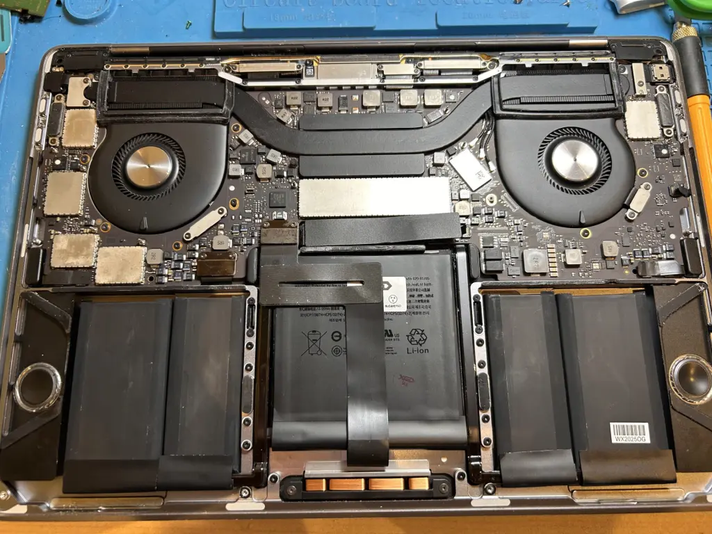 本日の修理）MacBook Pro 13インチ（A1706）フレックスゲート修理＋