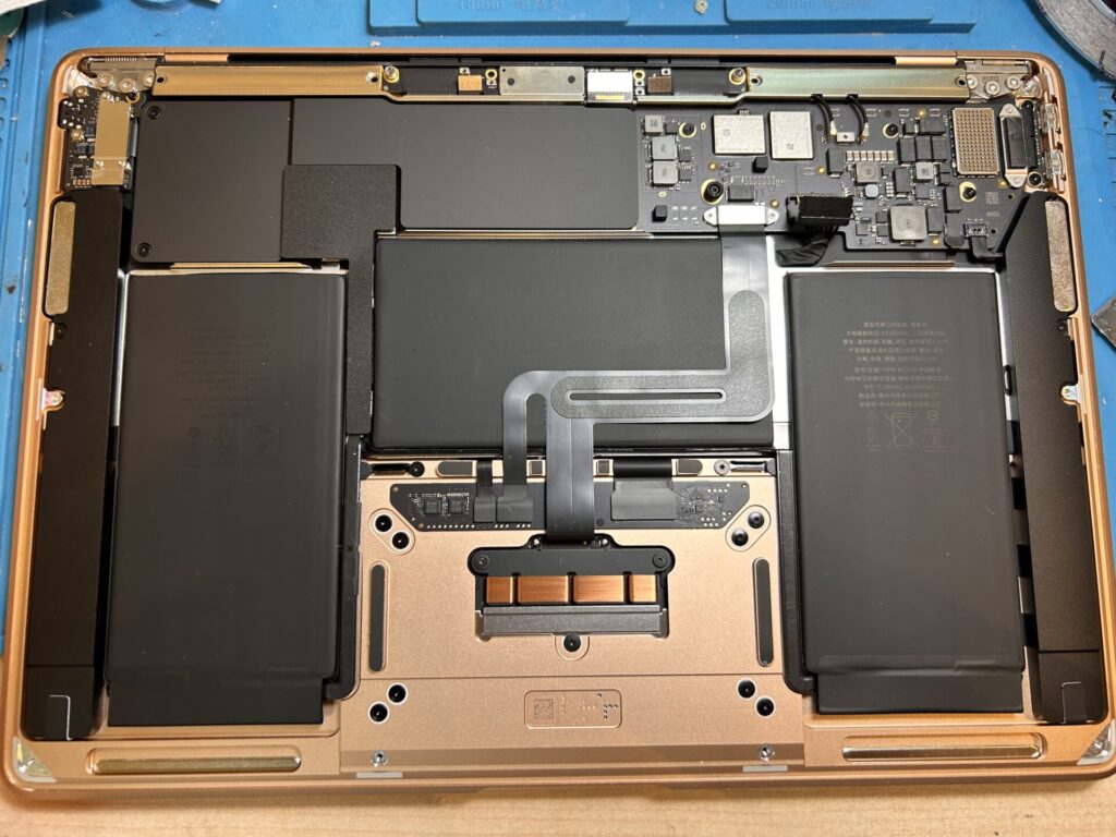 iPhone、Android、MacBook、ノートパソコン、Switchの修理、スマホ修理屋KoKoは岐阜のスマホ・PC修理専門店。