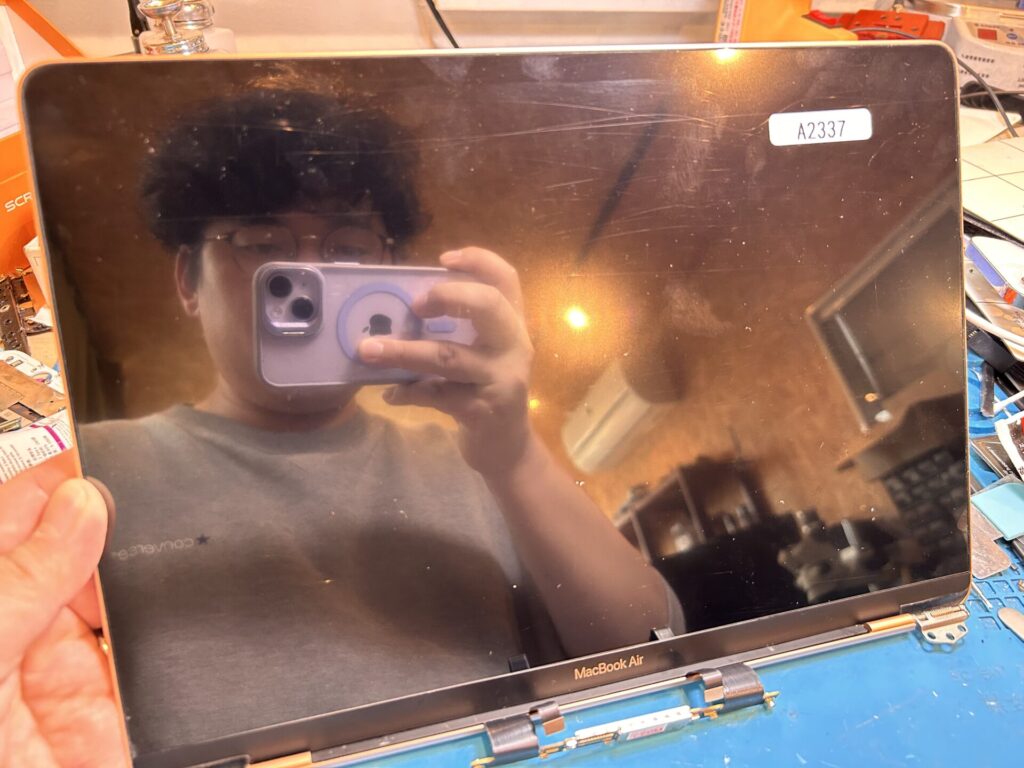 iPhone、Android、MacBook、ノートパソコン、Switchの修理、スマホ修理屋KoKoは岐阜のスマホ・PC修理専門店。