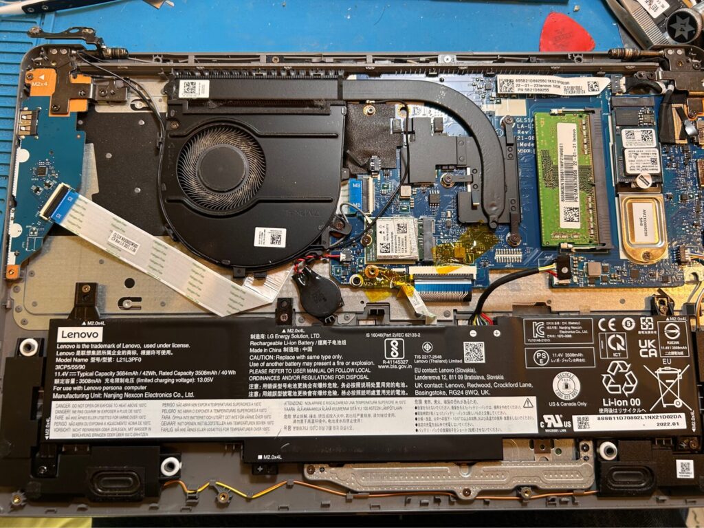 iPhone、Android、MacBook、ノートパソコン、Switchの修理、スマホ修理屋KoKoは岐阜のスマホ・PC修理専門店。