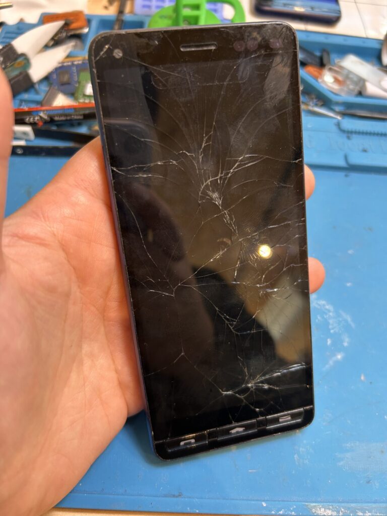 iPhone、Android、MacBook、ノートパソコン、Switchの修理、スマホ修理屋KoKoは岐阜のスマホ・PC修理専門店。
