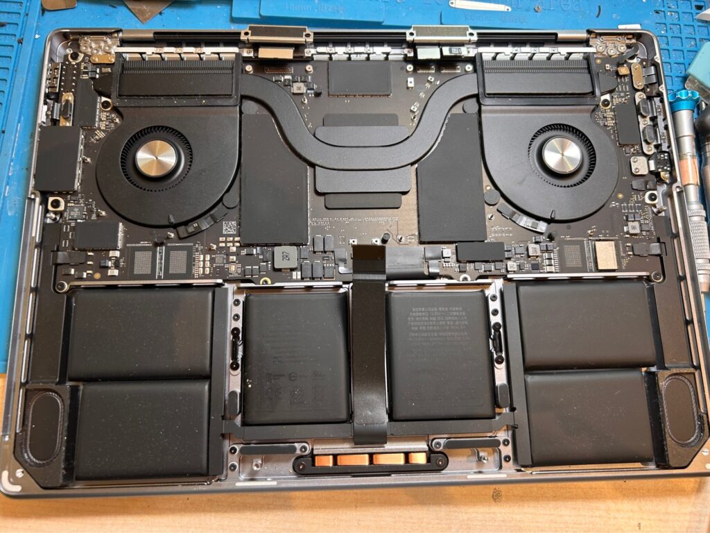 iPhone、Android、MacBook、ノートパソコン、Switchの修理、スマホ修理屋KoKoは岐阜のスマホ・PC修理専門店。
