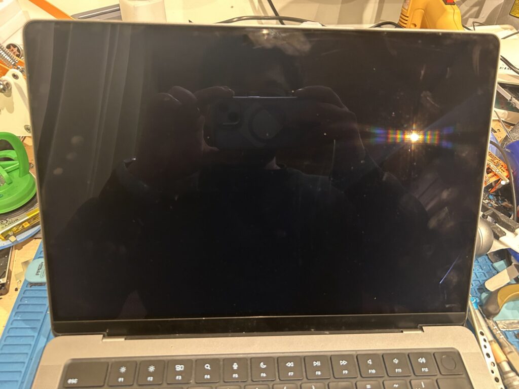 iPhone、Android、MacBook、ノートパソコン、Switchの修理、スマホ修理屋KoKoは岐阜のスマホ・PC修理専門店。
