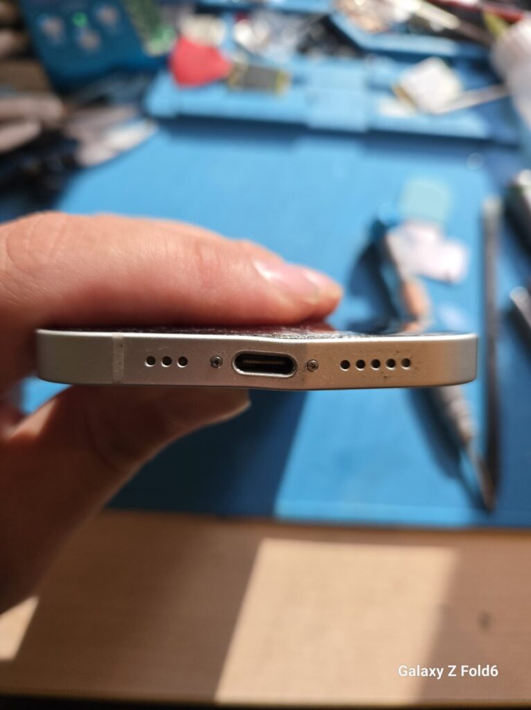 iPhone、Android、MacBook、ノートパソコン、Switchの修理、スマホ修理屋KoKoは岐阜のスマホ・PC修理専門店。