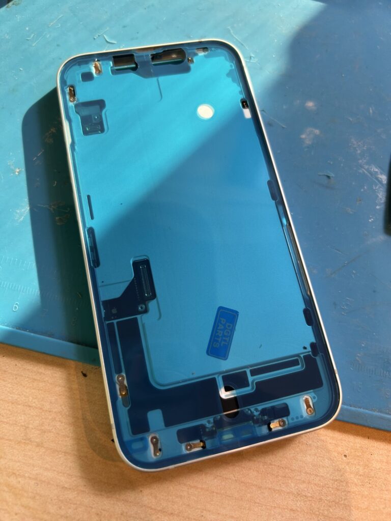 iPhone、Android、MacBook、ノートパソコン、Switchの修理、スマホ修理屋KoKoは岐阜のスマホ・PC修理専門店。