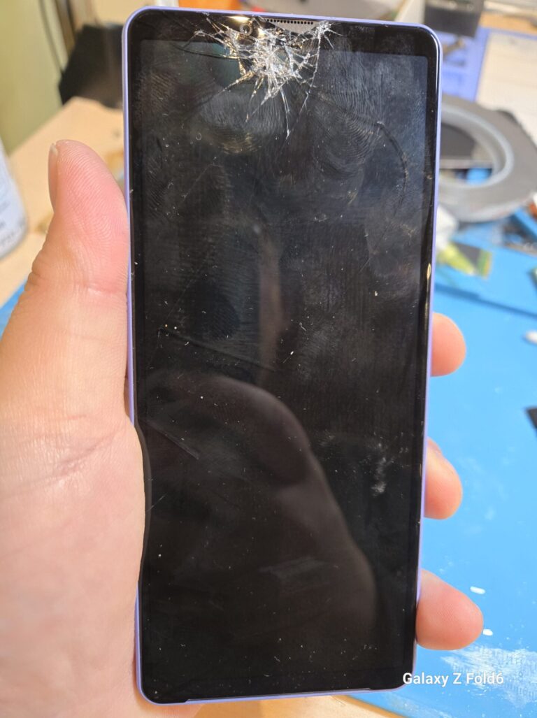 iPhone、Android、MacBook、ノートパソコン、Switchの修理、スマホ修理屋KoKoは岐阜のスマホ・PC修理専門店。