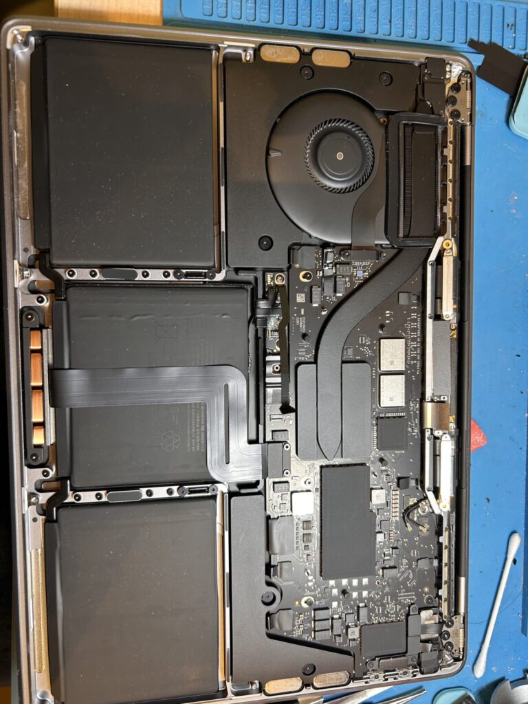 iPhone、Android、MacBook、ノートパソコン、Switchの修理、スマホ修理屋KoKoは岐阜のスマホ・PC修理専門店。
