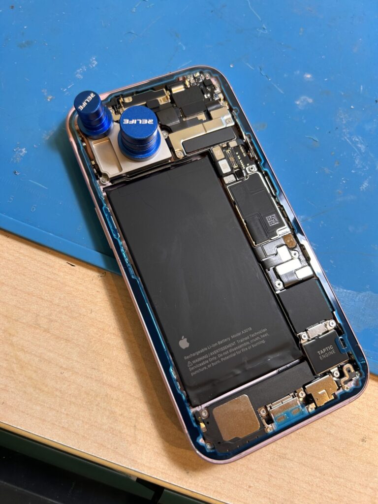 iPhone、Android、MacBook、ノートパソコン、Switchの修理、スマホ修理屋KoKoは岐阜のスマホ・PC修理専門店。
