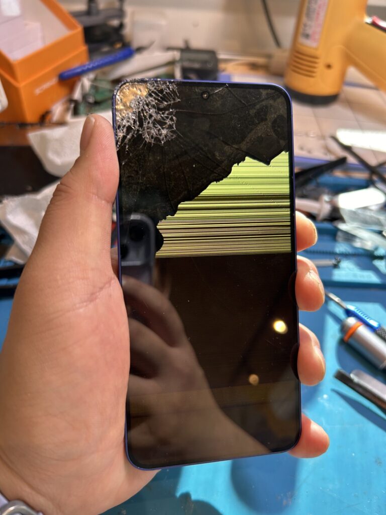 iPhone、Android、MacBook、ノートパソコン、Switchの修理、スマホ修理屋KoKoは岐阜のスマホ・PC修理専門店。