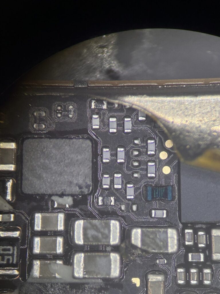 iPhone、Android、MacBook、ノートパソコン、Switchの修理、スマホ修理屋KoKoは岐阜のスマホ・PC修理専門店。