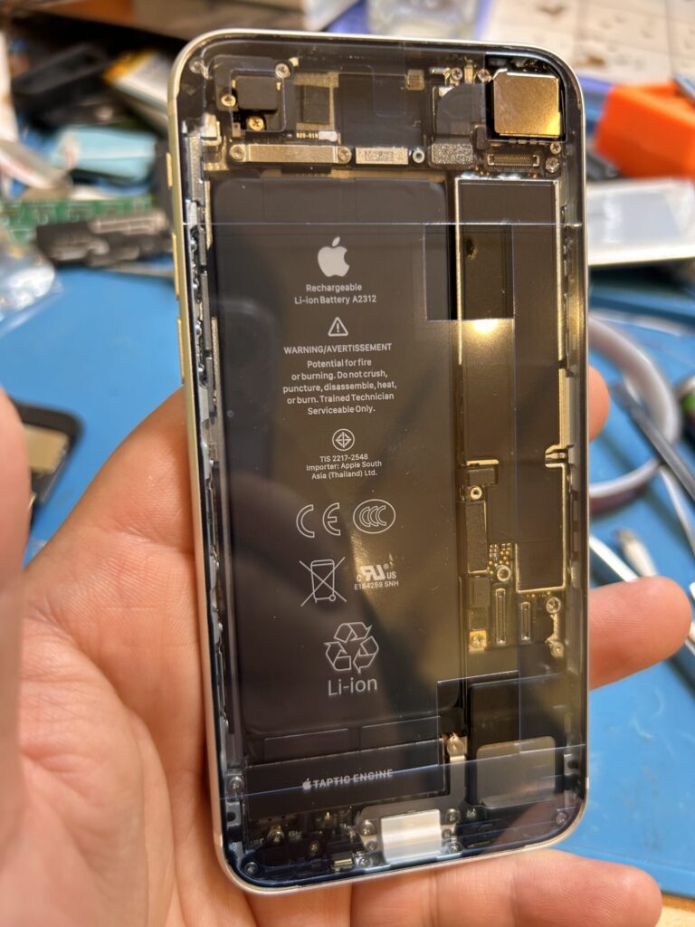 iPhone、Android、MacBook、ノートパソコン、Switchの修理、スマホ修理屋KoKoは岐阜のスマホ・PC修理専門店。
