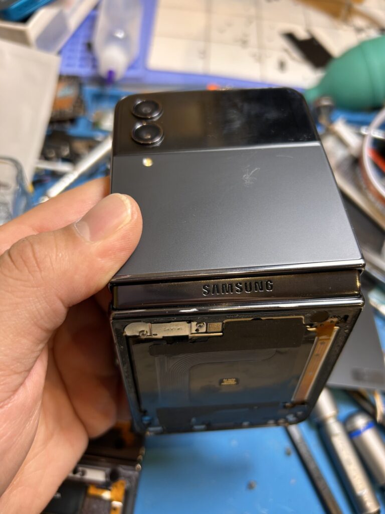 iPhone、Android、MacBook、ノートパソコン、Switchの修理、スマホ修理屋KoKoは岐阜のスマホ・PC修理専門店。
