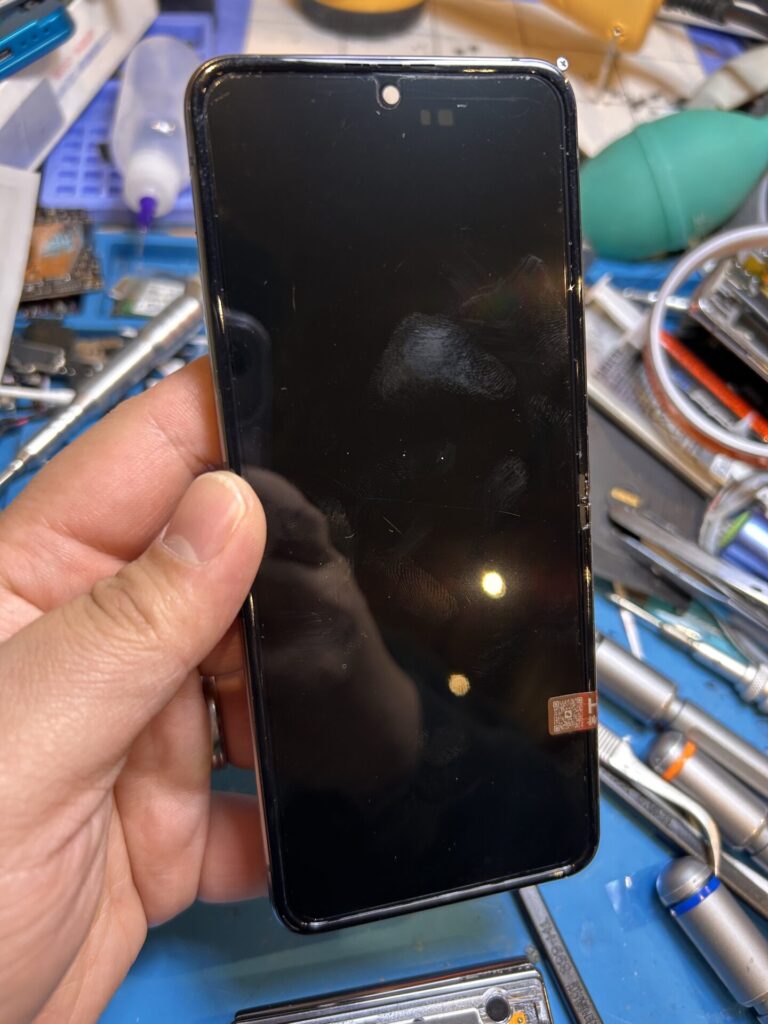 iPhone、Android、MacBook、ノートパソコン、Switchの修理、スマホ修理屋KoKoは岐阜のスマホ・PC修理専門店。
