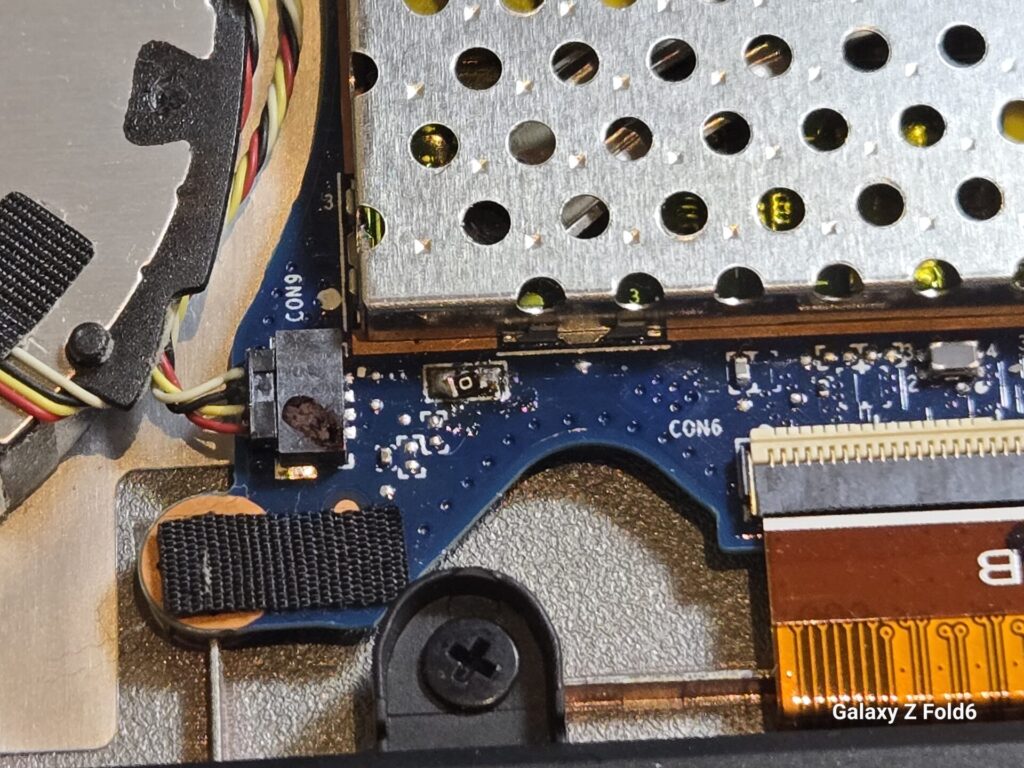 iPhone、Android、MacBook、ノートパソコン、Switchの修理、スマホ修理屋KoKoは岐阜のスマホ・PC修理専門店。
