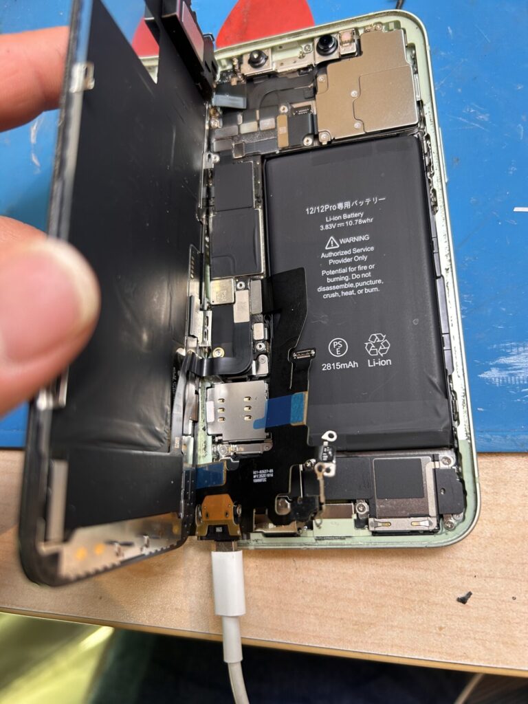 iPhone、Android、MacBook、ノートパソコン、Switchの修理、スマホ修理屋KoKoは岐阜のスマホ・PC修理専門店。
