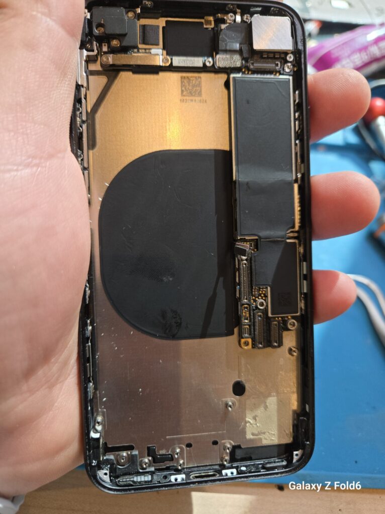 iPhone、Android、MacBook、ノートパソコン、Switchの修理、スマホ修理屋KoKoは岐阜のスマホ・PC修理専門店。