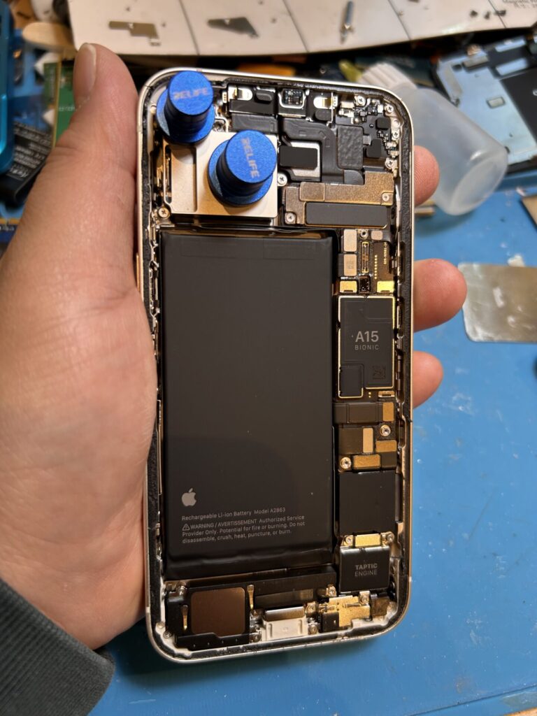 iPhone、Android、MacBook、ノートパソコン、Switchの修理、スマホ修理屋KoKoは岐阜のスマホ・PC修理専門店。
