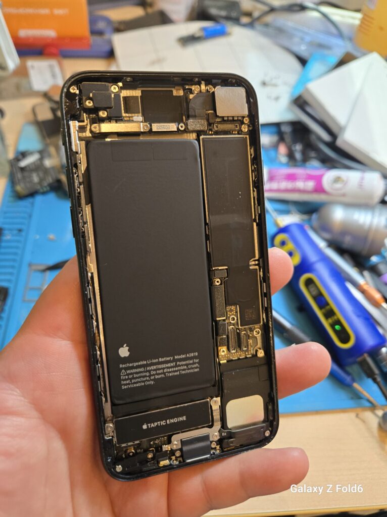 iPhone、Android、MacBook、ノートパソコン、Switchの修理、スマホ修理屋KoKoは岐阜のスマホ・PC修理専門店。