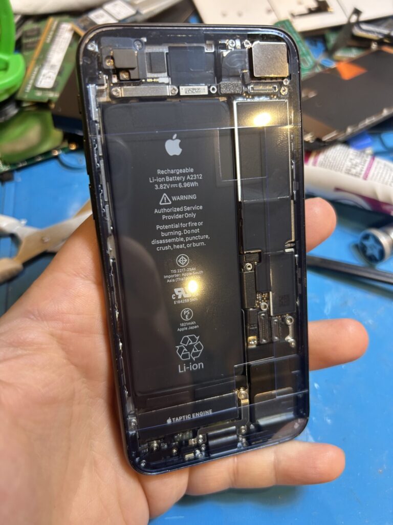 iPhone、Android、MacBook、ノートパソコン、Switchの修理、スマホ修理屋KoKoは岐阜のスマホ・PC修理専門店。