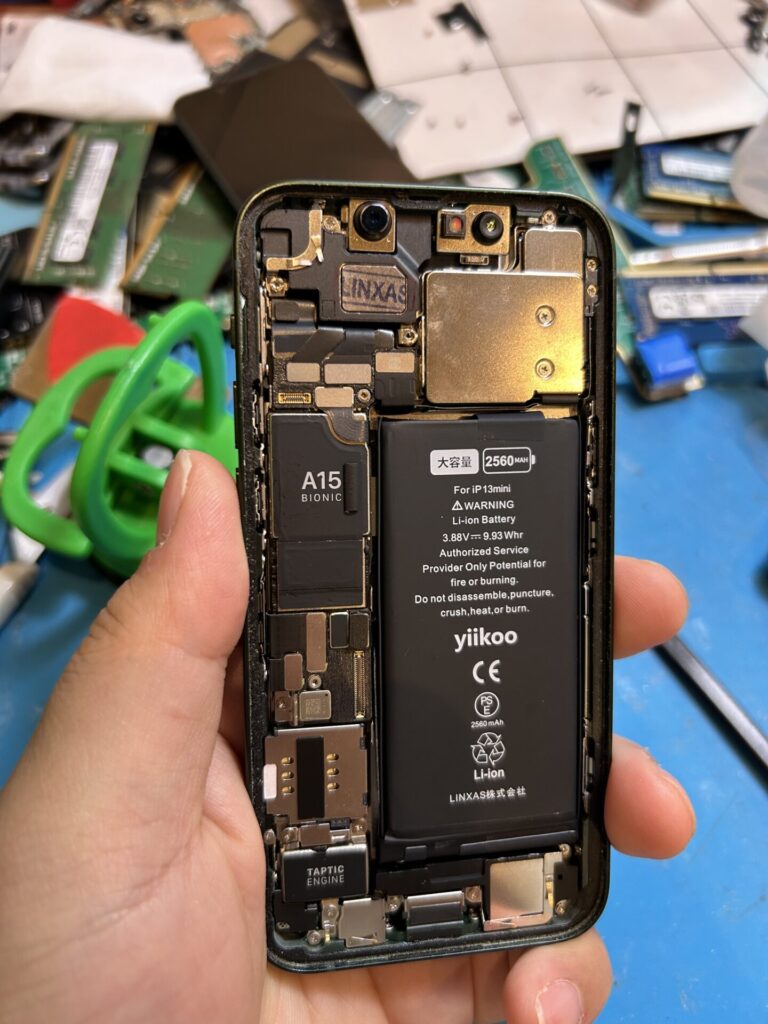 iPhone、Android、MacBook、ノートパソコン、Switchの修理、スマホ修理屋KoKoは岐阜のスマホ・PC修理専門店。