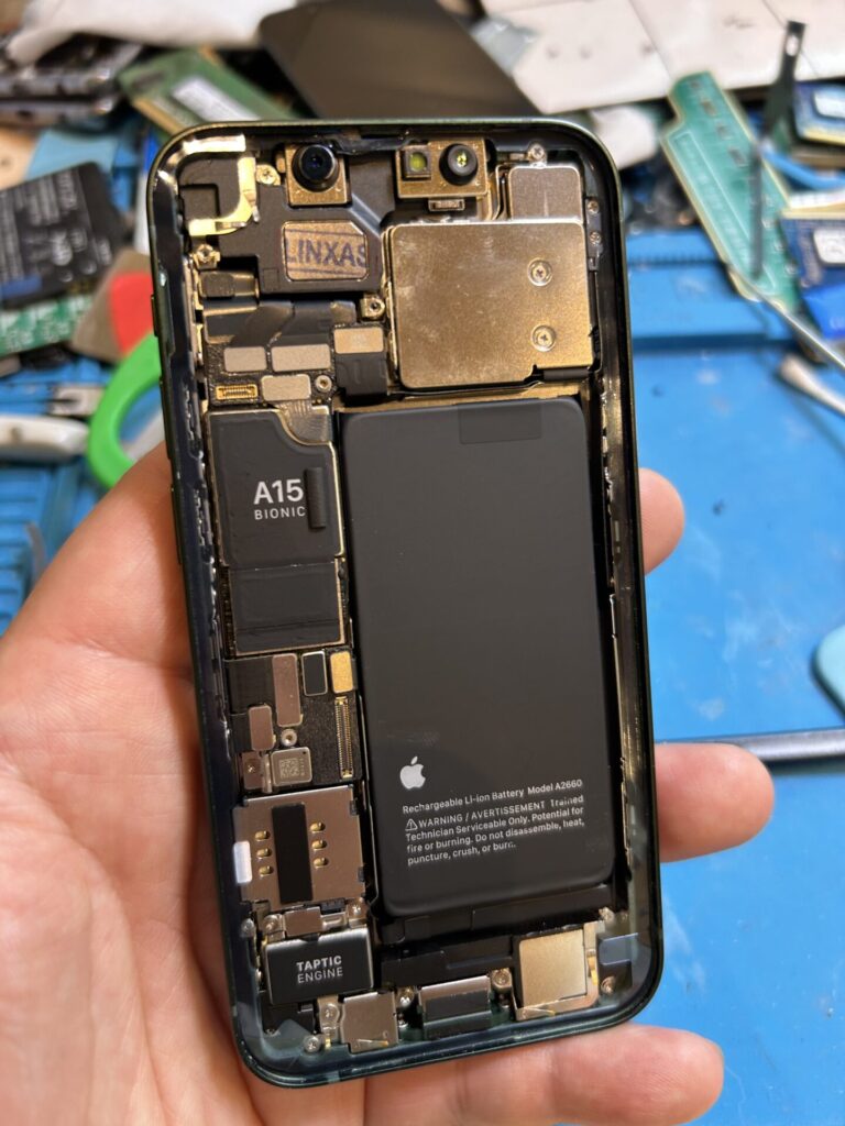 iPhone、Android、MacBook、ノートパソコン、Switchの修理、スマホ修理屋KoKoは岐阜のスマホ・PC修理専門店。