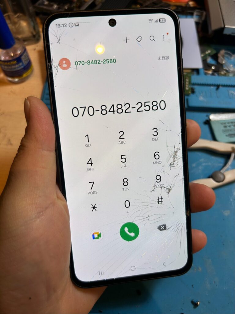 iPhone、Android、MacBook、ノートパソコン、Switchの修理、スマホ修理屋KoKoは岐阜のスマホ・PC修理専門店。