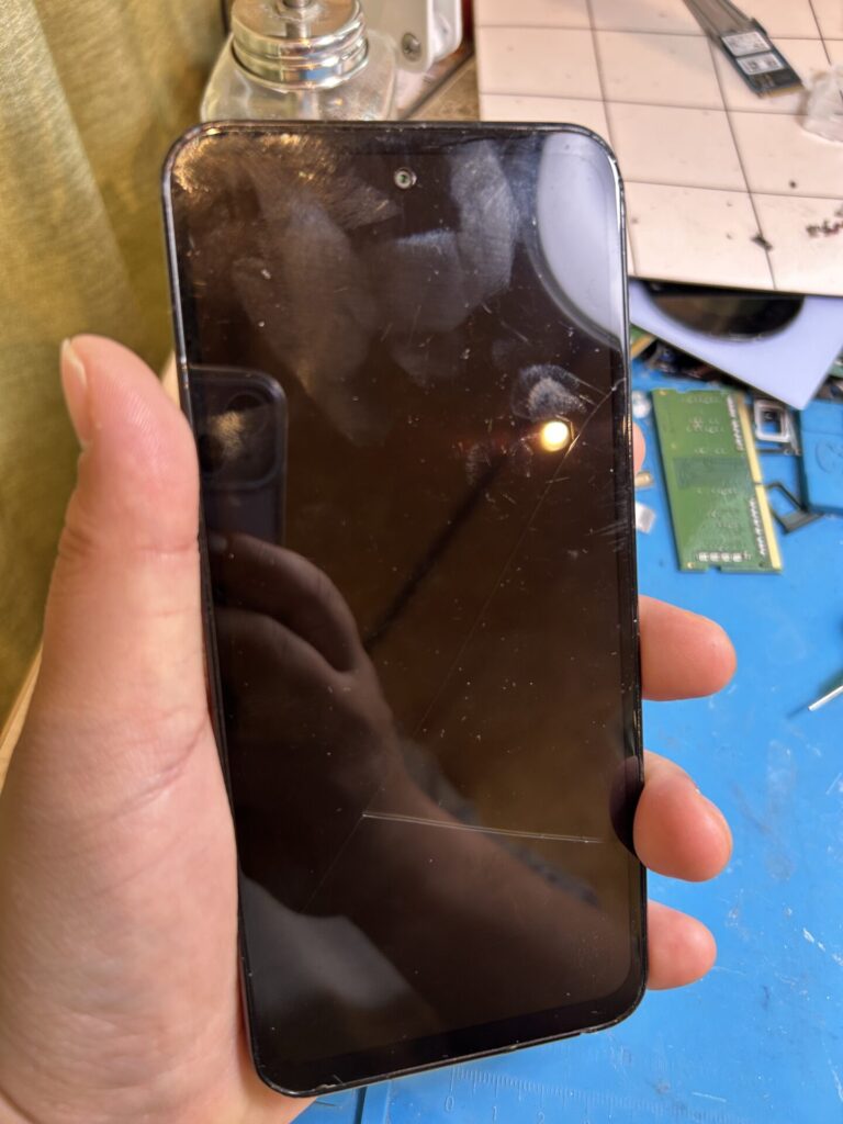 iPhone、Android、MacBook、ノートパソコン、Switchの修理、スマホ修理屋KoKoは岐阜のスマホ・PC修理専門店。