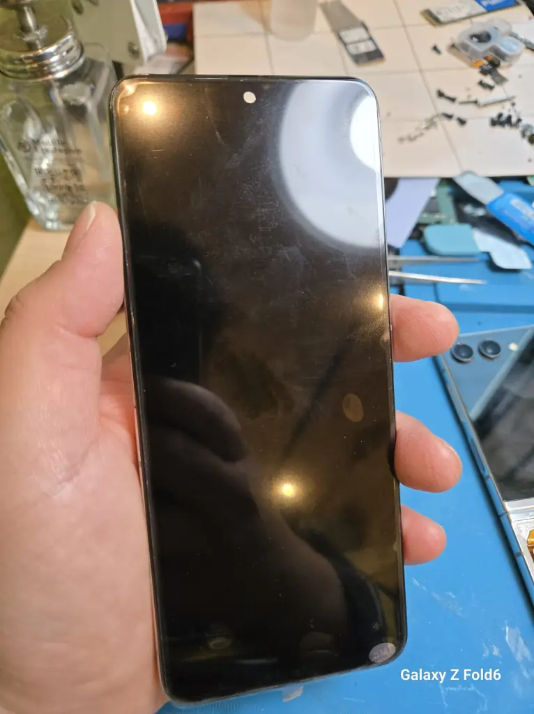 本日の修理）Galaxy Flip5 液晶交換（激安修理） - スマホ修理KoKo