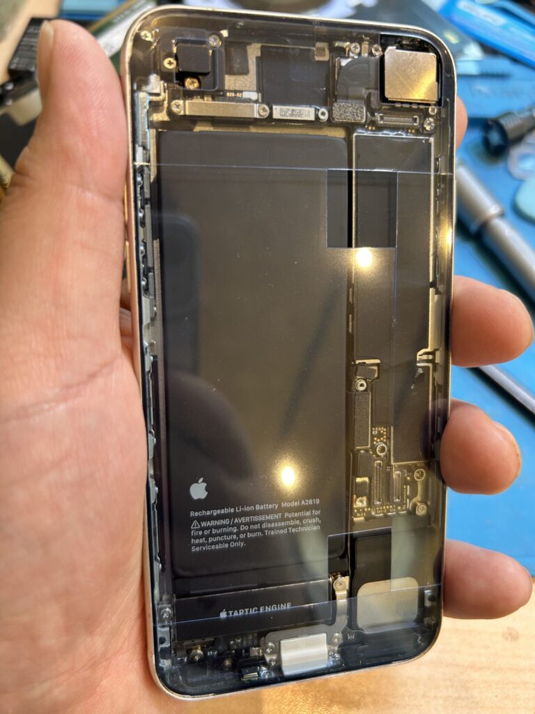 iPhone、Android、MacBook、ノートパソコン、Switchの修理、スマホ修理屋KoKoは岐阜のスマホ・PC修理専門店。