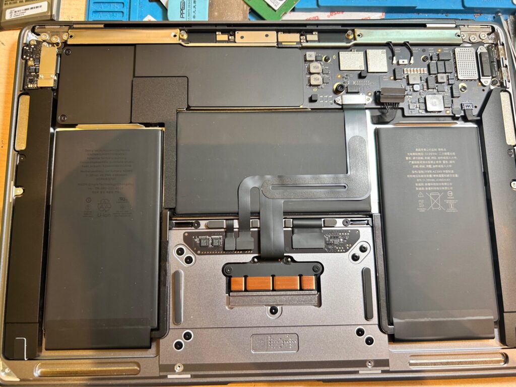 iPhone、Android、MacBook、ノートパソコン、Switchの修理、スマホ修理屋KoKoは岐阜のスマホ・PC修理専門店。