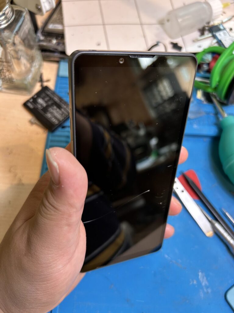 iPhone、Android、MacBook、ノートパソコン、Switchの修理、スマホ修理屋KoKoは岐阜のスマホ・PC修理専門店。