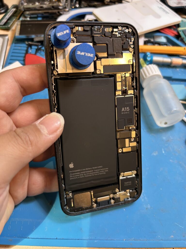 iPhone、Android、MacBook、ノートパソコン、Switchの修理、スマホ修理屋KoKoは岐阜のスマホ・PC修理専門店。
