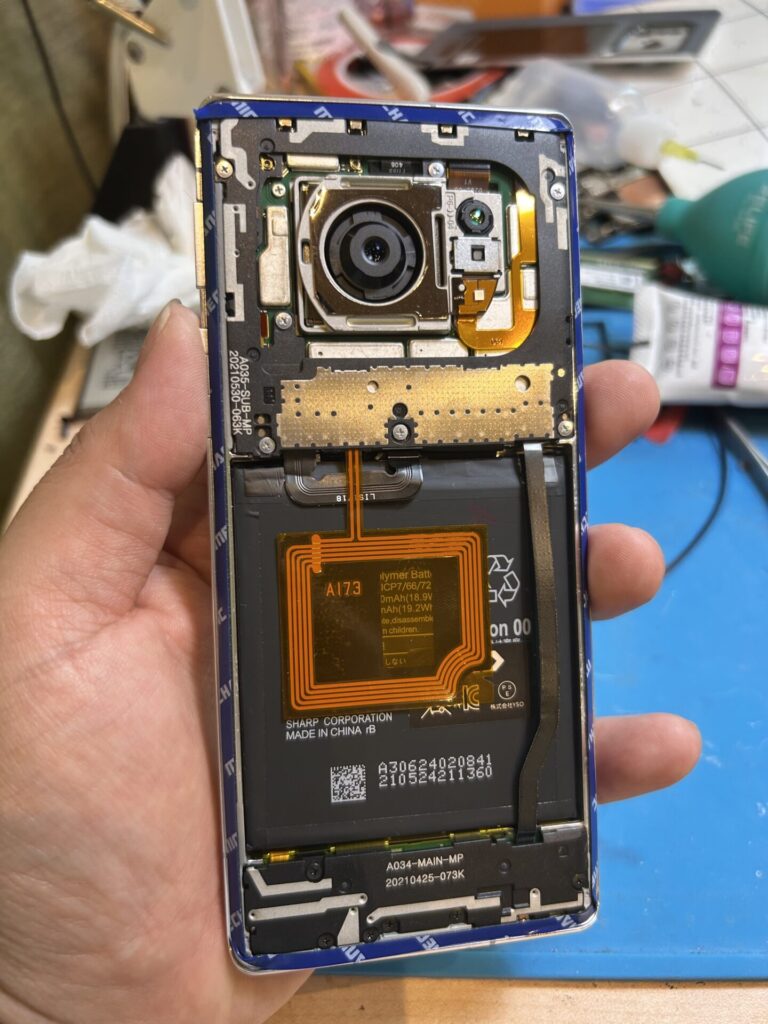 iPhone、Android、MacBook、ノートパソコン、Switchの修理、スマホ修理屋KoKoは岐阜のスマホ・PC修理専門店。