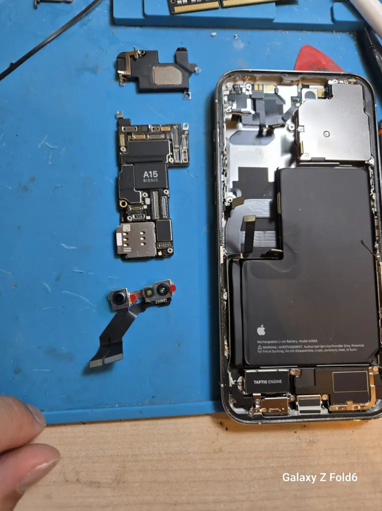 本日の修理）iPhone 13ProMax FaceID修理（iPhoneを少し下に動かして