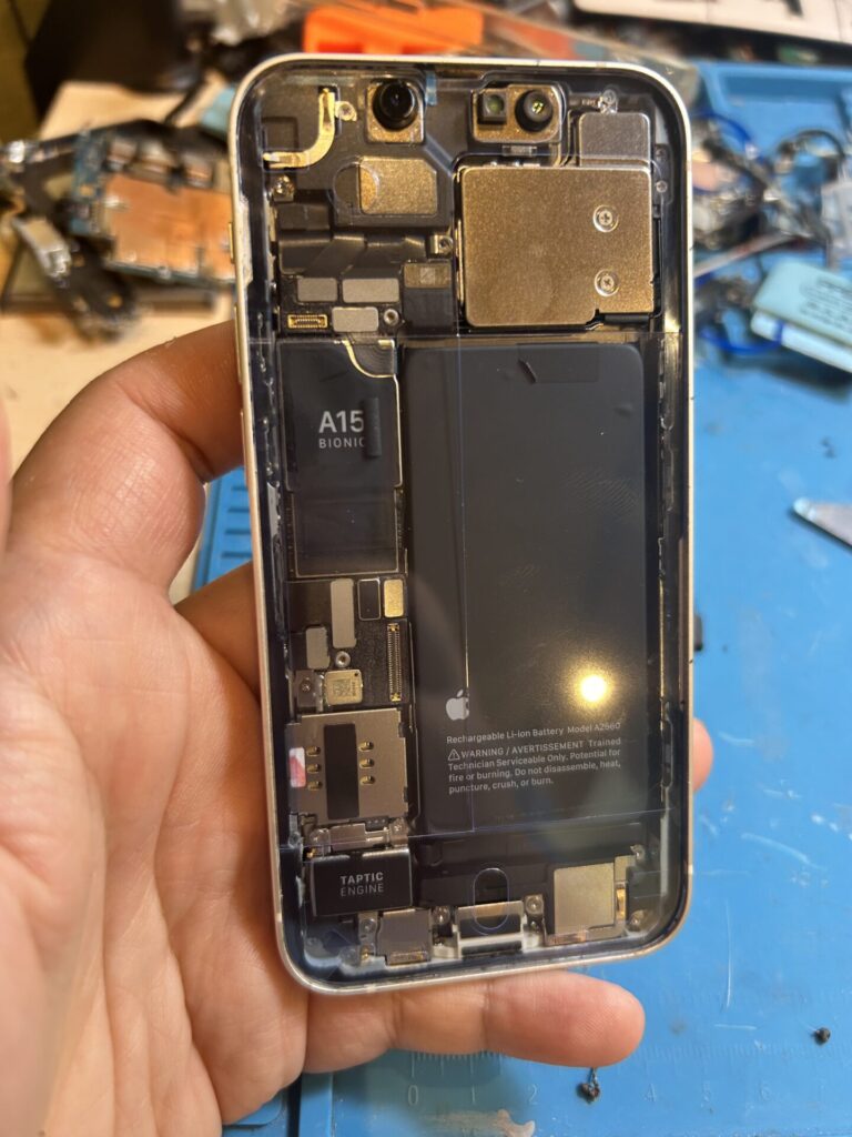 iPhone、Android、MacBook、ノートパソコン、Switchの修理、スマホ修理屋KoKoは岐阜のスマホ・PC修理専門店。
