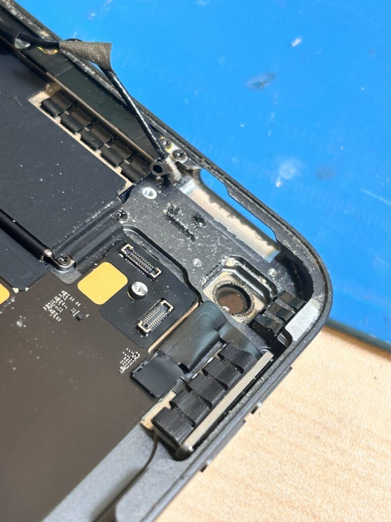iPhone、Android、MacBook、ノートパソコン、Switchの修理、スマホ修理屋KoKoは岐阜のスマホ・PC修理専門店。